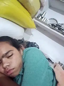 Snapshot of Ok_pooja chatting on 10-10-25, 12:20 Ok pooja online show from 10-10-25, 12:20