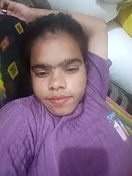 Snapshot of Ok_pooja chatting on 10-20-25, 05:02 Ok pooja online show from 10-20-25, 05:02