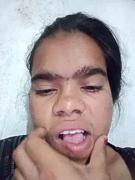 Snapshot of Ok_pooja chatting on 10-22-25, 10:53 Ok pooja online show from 10-22-25, 10:53