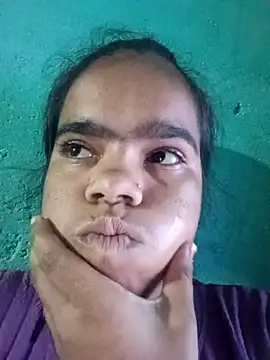 Snapshot of Ok_pooja chatting on 10-30-25, 01:29 Ok pooja online show from 10-30-25, 01:29