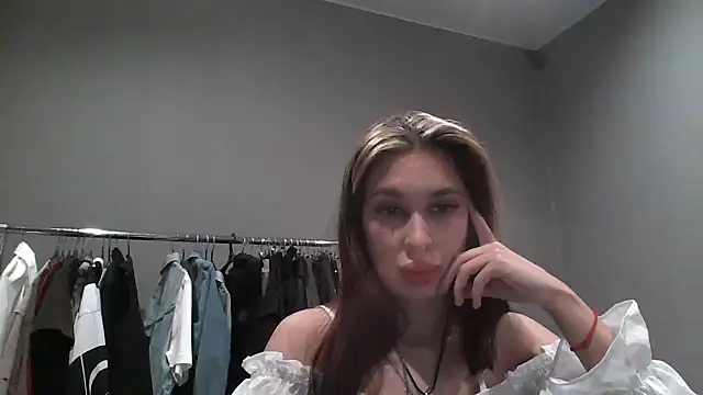 Snapshot of Meloriss chatting on 10-25-25, 03:18 Meloriss online show from 10-25-25, 03:18