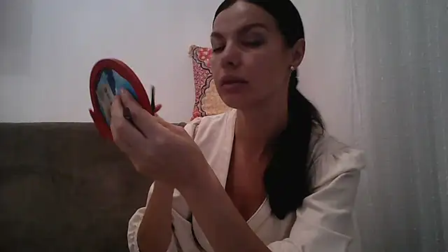 Lorivell online show from 10-31-25, 06:09