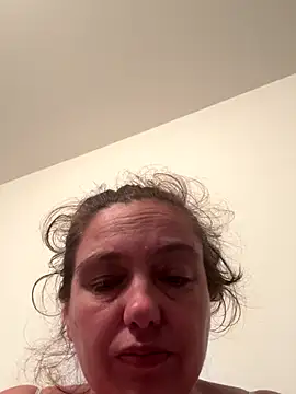 Eleanorxx online show from 10-15-25, 09:04