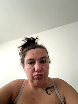 Eleanorxx online show from 10-27-25, 08:07