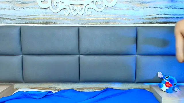 Snapshot of Lovers_21 chatting on 10-28-25, 11:07 Lovers 21 online show from 10-28-25, 11:07