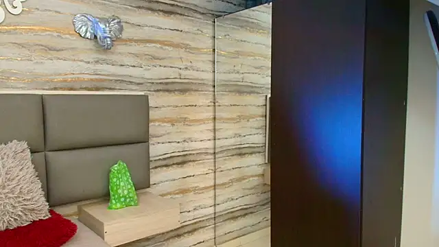 Snapshot of Lovers_21 chatting on 11-03-25, 12:35 Lovers 21 online show from 11-03-25, 12:35