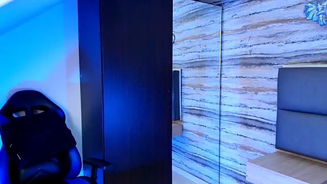 Snapshot of Lovers_21 chatting on 11-20-25, 03:50 Lovers 21 online show from 11-20-25, 03:50