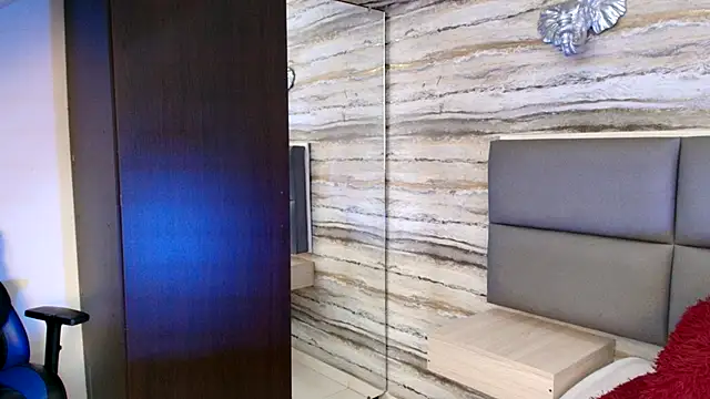 Snapshot of Lovers_21 chatting on 11-23-25, 02:11 Lovers 21 online show from 11-23-25, 02:11