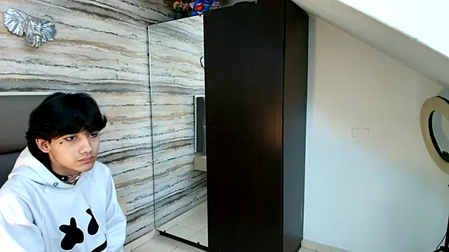 Snapshot of Lovers_21 chatting on 11-25-25, 01:38 Lovers 21 online show from 11-25-25, 01:38