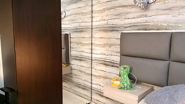 Snapshot of Lovers_21 chatting on 11-28-25, 03:53 Lovers 21 online show from 11-28-25, 03:53