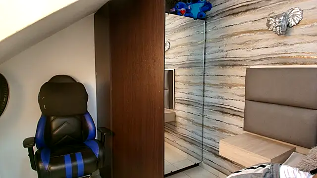 Snapshot of Lovers_21 chatting on 12-01-25, 09:31 Lovers 21 online show from 12-01-25, 09:31