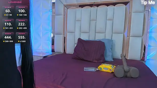 Sarah Adamss online show from 11-12-25, 12:16