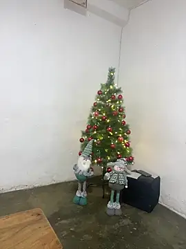 fabulousgirl online show from 12-18-25, 04:07