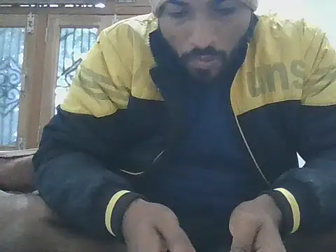 Raw12499 online show from 12-21-25, 03:46