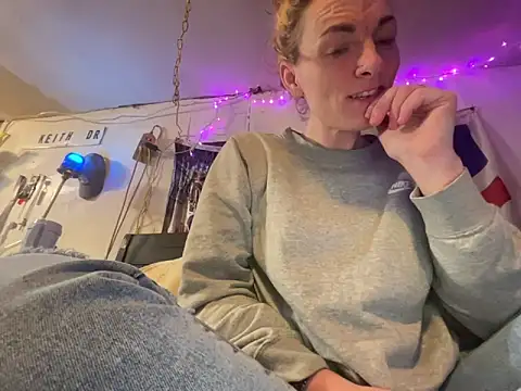 arianna1993 online show from 02-06-26, 08:51