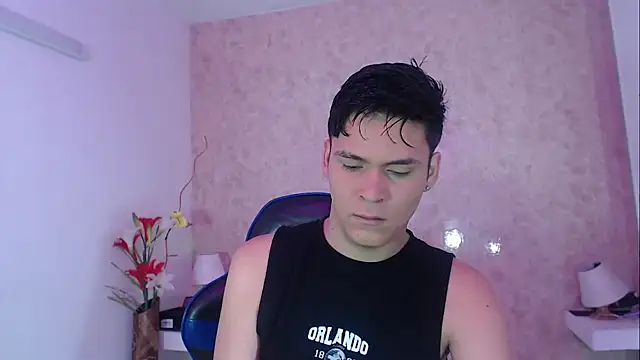 Snapshot of Aaron_Foxxx chatting on 10-04-25, 12:03 Aaron Foxxx online show from 10-04-25, 12:03