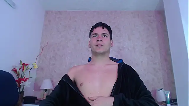 Snapshot of Aaron_Foxxx chatting on 10-06-25, 02:14 Aaron Foxxx online show from 10-06-25, 02:14