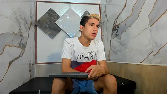 Snapshot of Stiben_boy chatting on 10-10-25, 06:51 Stiben boy online show from 10-10-25, 06:51
