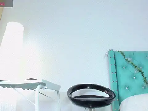 Snapshot of Alana_dreams08 chatting on 10-01-25, 04:40 Alana dreams08 online show from 10-01-25, 04:40