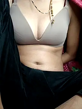 misskomal97 online show from 12-02-25, 01:55