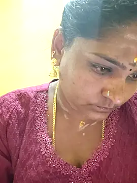 navyasree143 online show from 10-10-25, 06:12