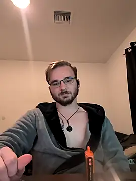 Snapshot of bear8t chatting on 09-25-25, 09:35 bear8t online show from 09-25-25, 09:35