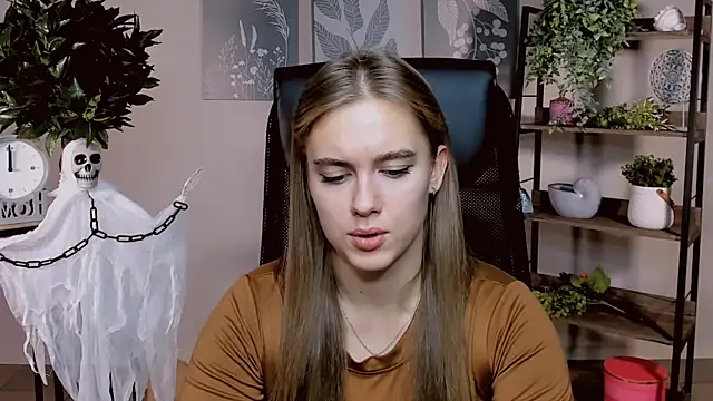 JuneWoods online show from 11-08-25, 11:43