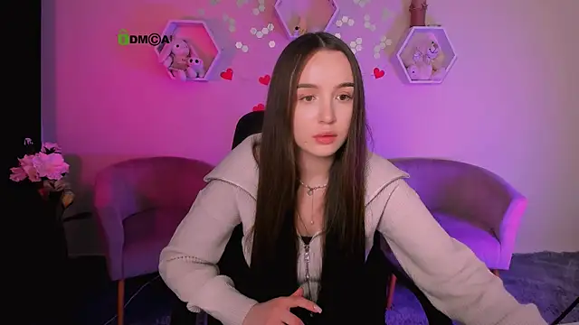 Snapshot of leslie_bird chatting on 09-25-25, 02:21 leslie bird online show from 09-25-25, 02:21