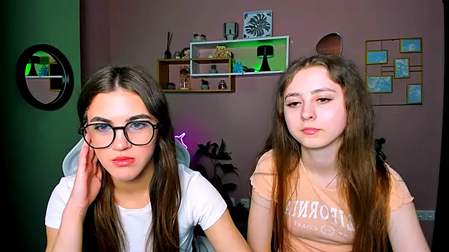 rebecca smile online show from 03-26-26, 01:17