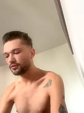 Snapshot of babykriss chatting on 09-27-25, 07:35 babykriss online show from 09-27-25, 07:35