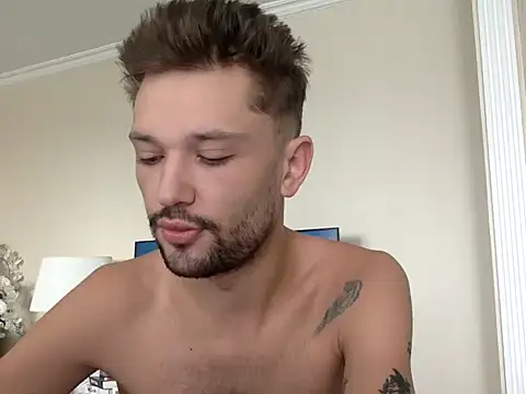 Snapshot of babykriss chatting on 10-01-25, 08:31 babykriss online show from 10-01-25, 08:31