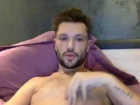 Snapshot of babykriss chatting on 10-04-25, 06:39 babykriss online show from 10-04-25, 06:39