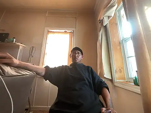 ThrowedWorldWide online show from 12-19-25, 04:03