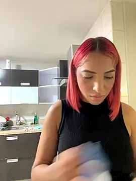 Snapshot of theladymonserrateshow chatting on 10-16-25, 12:17 theladymonserrateshow online show from 10-16-25, 12:17