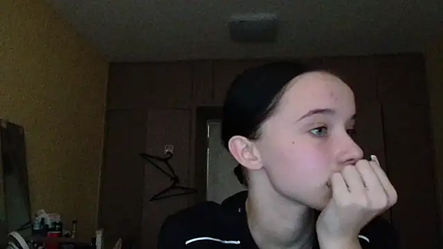 Emilia Light online show from 10-12-25, 05:50