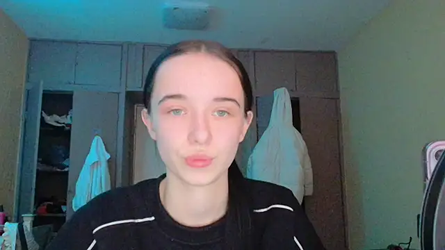 Emilia Light online show from 02-16-26, 08:21