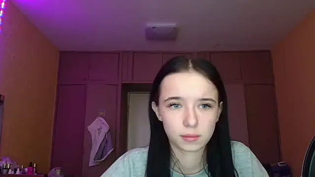 Emilia Light online show from 04-08-26, 06:46