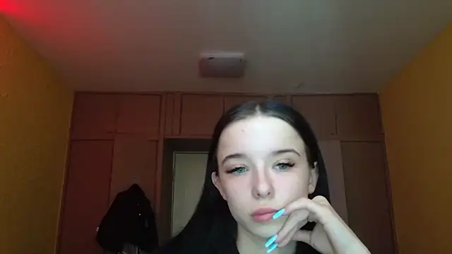 Emilia Light online show from 04-20-26, 08:39