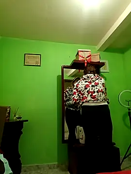 VANESSA  01 online show from 12-18-25, 12:00