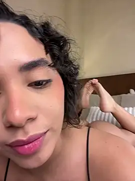 Snapshot of Capricho_01 chatting on 10-11-25, 12:36 Capricho 01 online show from 10-11-25, 12:36