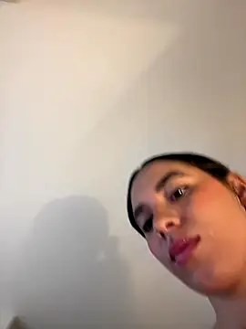 Snapshot of Capricho_01 chatting on 10-18-25, 12:39 Capricho 01 online show from 10-18-25, 12:39