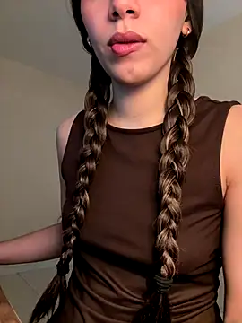 Snapshot of Capricho_01 chatting on 12-01-25, 01:05 Capricho 01 online show from 12-01-25, 01:05