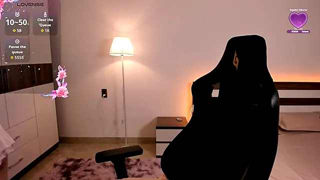 AmyVilvet  online show from 10-20-25, 07:47