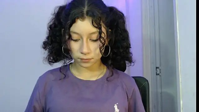 Snapshot of Ivonnybonn chatting on 10-16-25, 06:25 Ivonnybonn online show from 10-16-25, 06:25