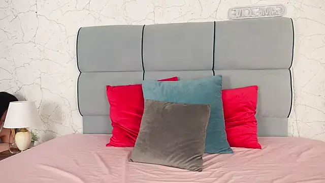 AngieBrookk online show from 11-26-25, 08:48