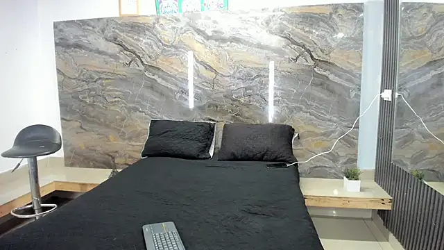 Chanel-munoz online show from 11-06-25, 02:56