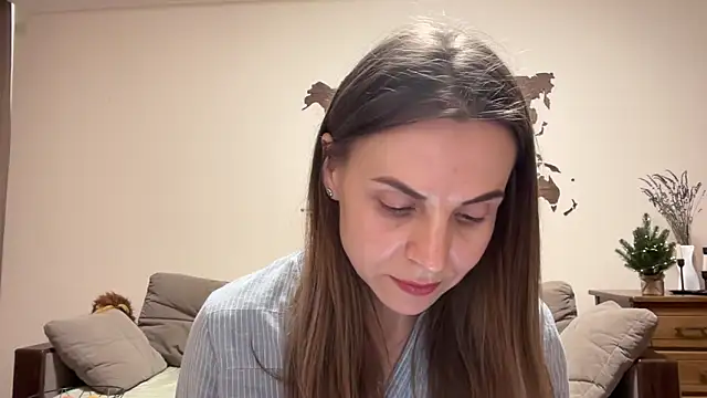 AnnieLove7722 online show from 12-17-25, 12:00