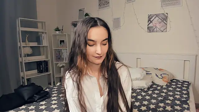 EmmaBuffley online show from 10-31-25, 08:15