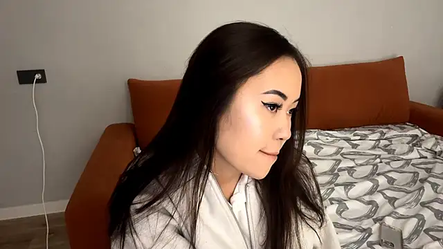 Snapshot of Ur_neighbor_Kira chatting on 11-03-25, 11:55 Ur neighbor Kira online show from 11-03-25, 11:55