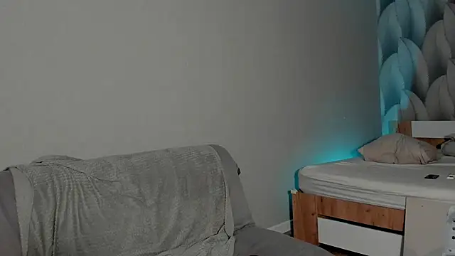 Snapshot of sweet_smith8 chatting on 10-15-25, 02:28 sweet smith8 online show from 10-15-25, 02:28